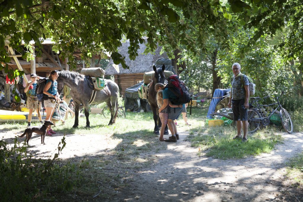 MT20 Klein Hundorf fertig machen der Pferde, letztes Packen