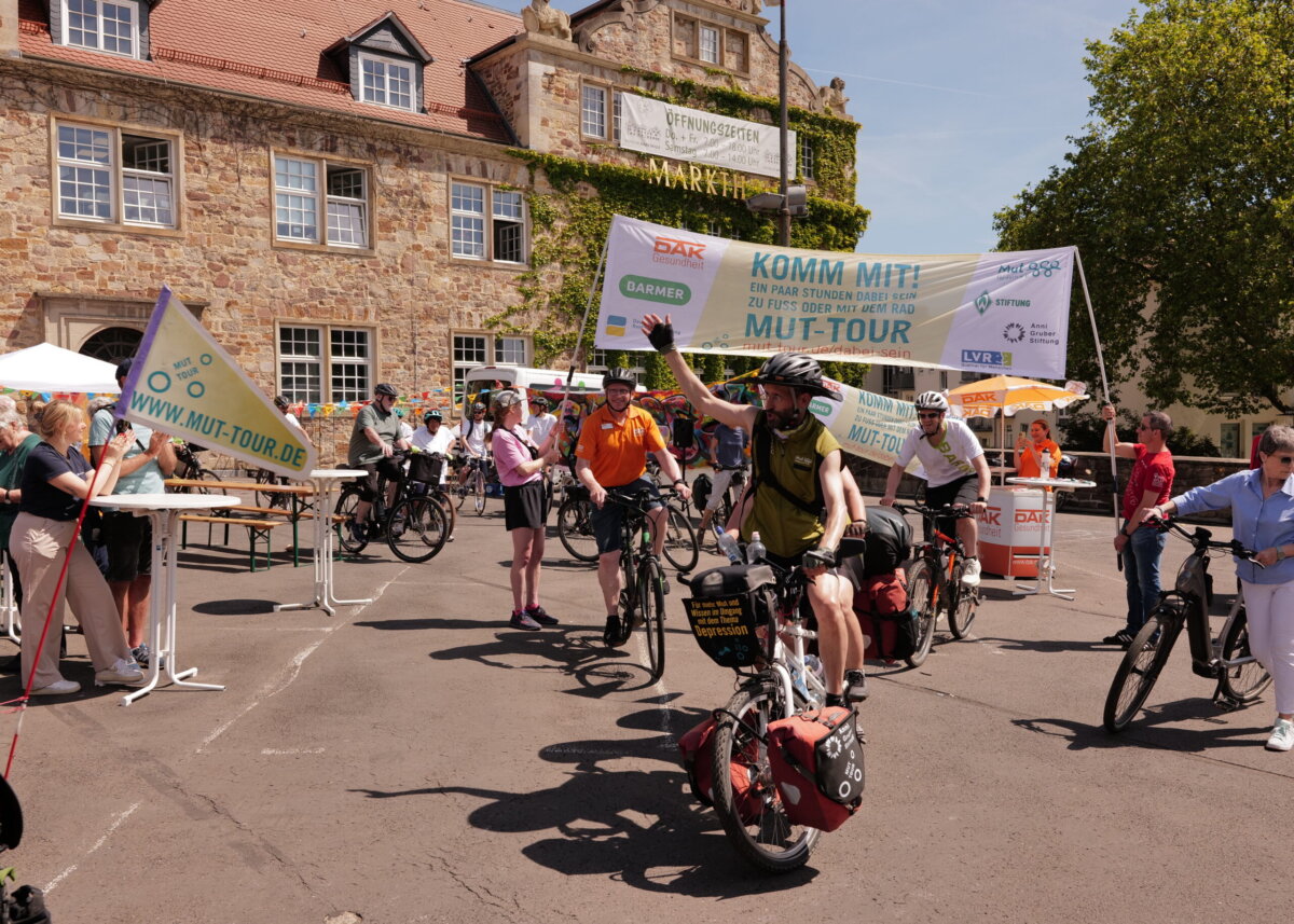 (c) Severin Wohlleben – Mitfahr-Aktion startet zum Bundesauftakt der MUT-TOUR 26 