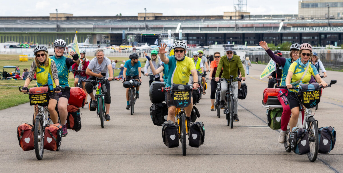 Aktionstag in Berlin: Mitfahr-Aktion auf dem Tempelhofer Feld
