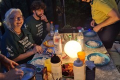 MUT-TOUR-2026_Gemeinschaft_Kochen_Draussen