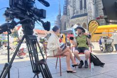 Der MUT-TOUR Projektgründer Sebastian Burger spricht mit Regio-TV über die MUT-TOUR und wie wichtig Bewegung und Zusammenhalt gerade in belastenden Situationen sein können.